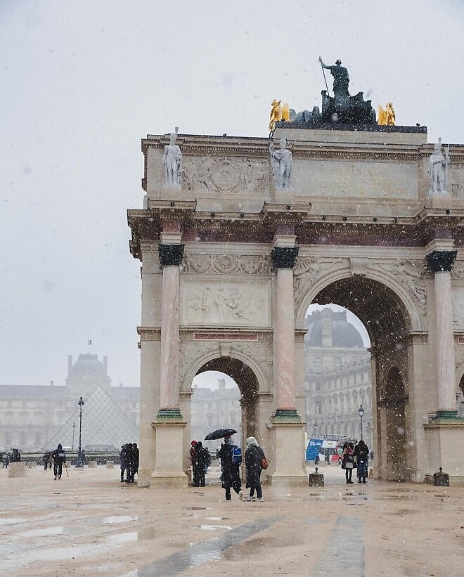 파리에 내린 첫눈