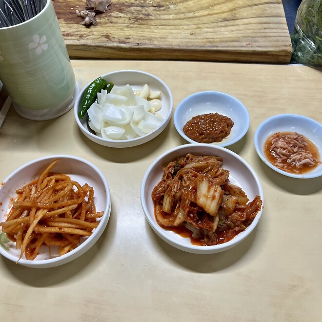 낙성대 장성식당. 노포 갬성을 넘어선 오랜 세월을 견뎌온 순대국집. - DPrime