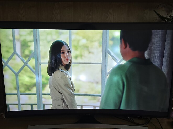 넷플릭스 아무도 없는 숲속에서