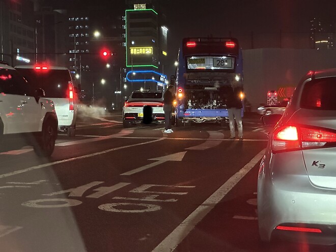 유도선 안지키다 사고납니다.