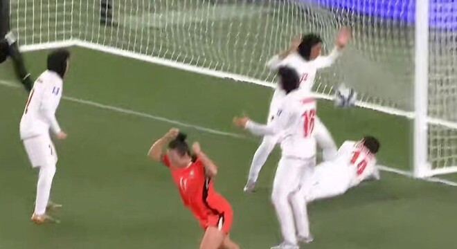 AFC 여자축구_ 대한민국: 이란 _ 현재 1:0 (전반전 종료)