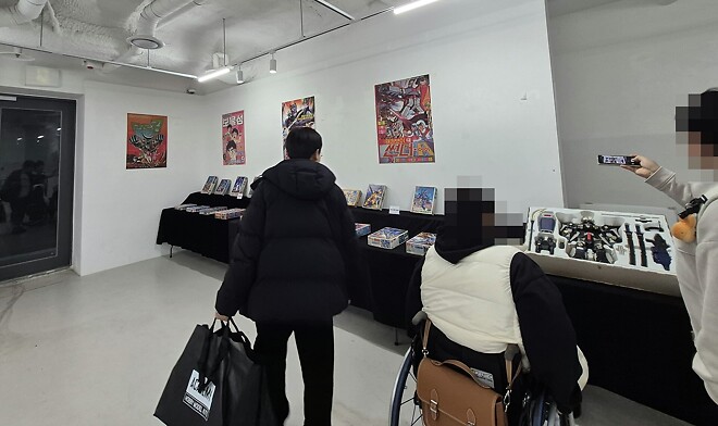 아카데미 x 반창고TV 전시회 4