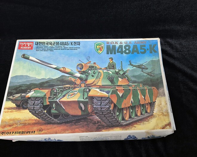 아카데미 x 반창고TV 전시회 4