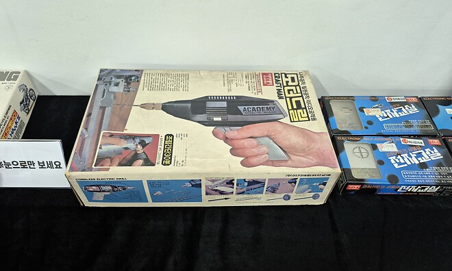 아카데미 x 반창고TV 전시회 4