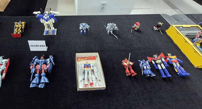 아카데미 x 반창고TV 전시회 4