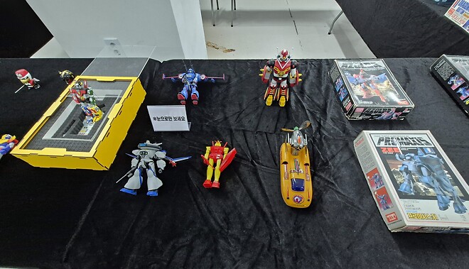 아카데미 x 반창고TV 전시회 4