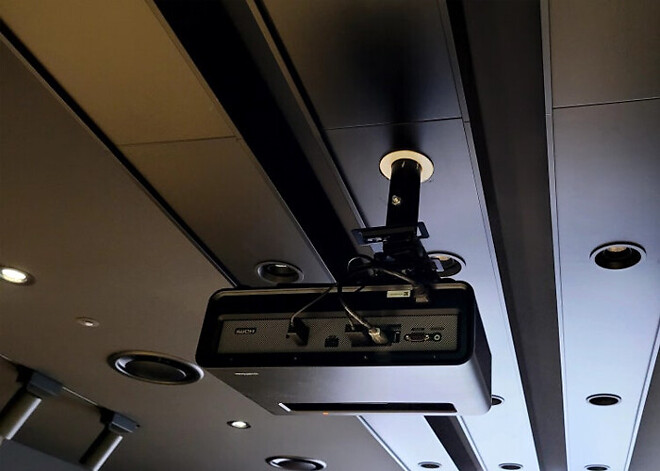 회의실 빔프로젝터 시공사례 : 뷰소닉 X1-4K 스케쳐스코리아