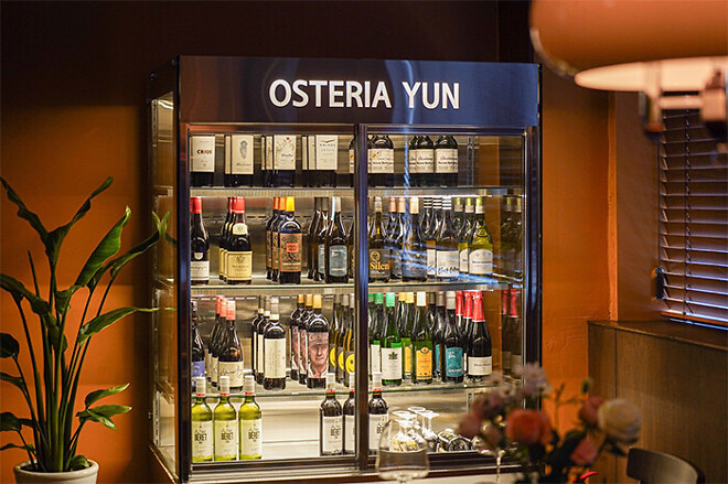 와인바 빔프로젝터 시공사례 : 뷰소닉 VX250-4K 부산 광안리 오스테리아 윤