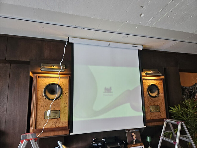 와인바 빔프로젝터 시공사례 : 뷰소닉 VX250-4K 부산 광안리 오스테리아 윤