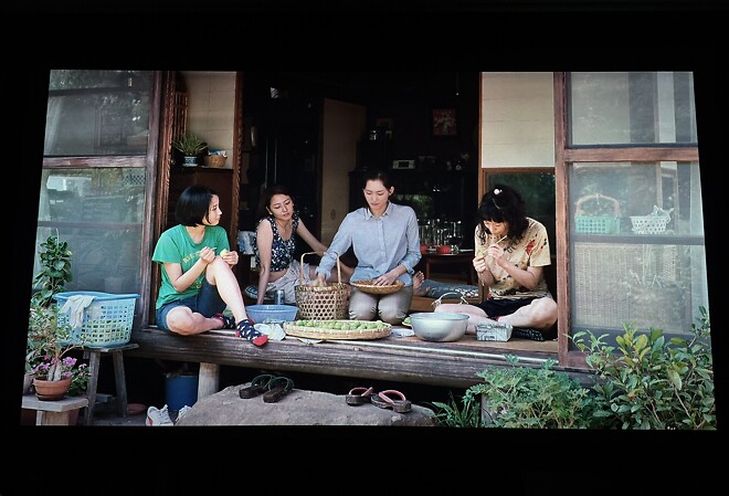 바닷마을 다이어리 4K 다시 봤네요.