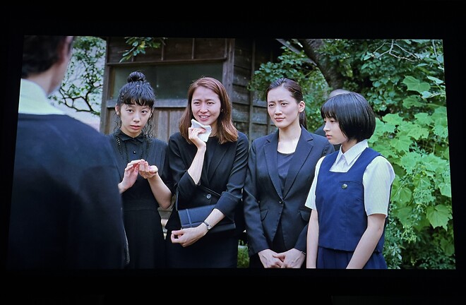 바닷마을 다이어리 4K 다시 봤네요.