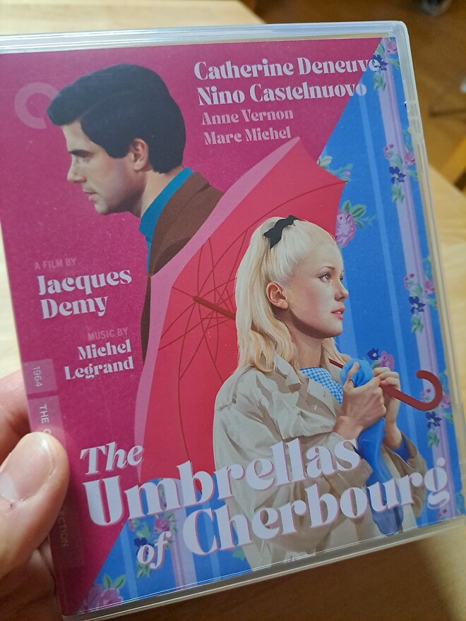 쉘부르의 우산 크라이테리언 4k 나눔