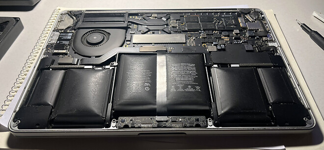 2015 맥북프로 13인치 배터리 교체