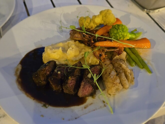 상한가 기념 플렉스합니다.