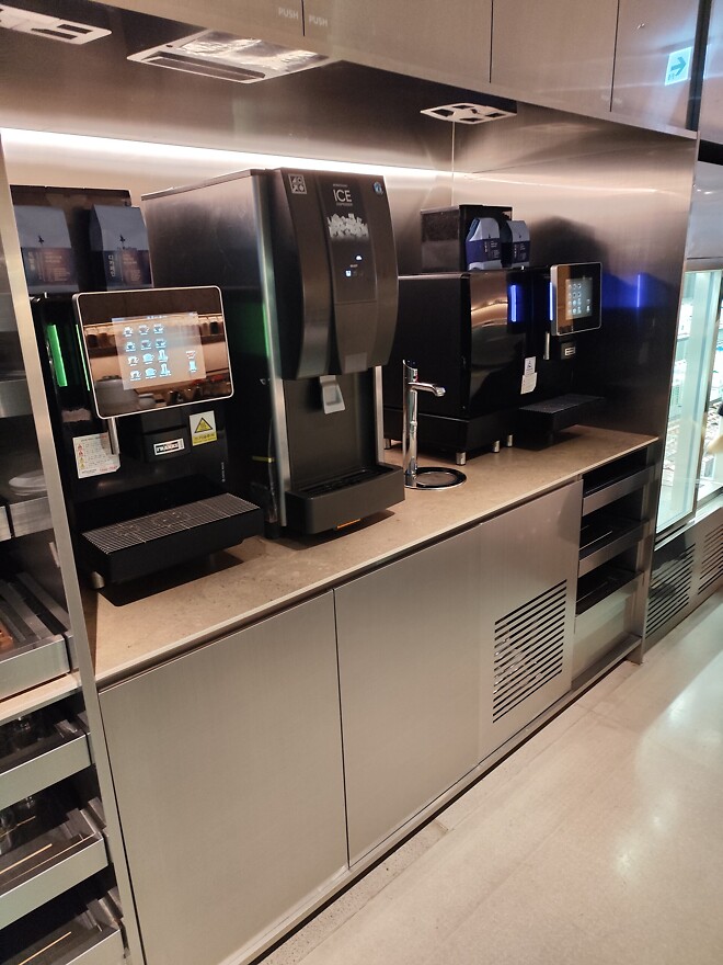 인천공항 대한항공 라운지들은 이렇게 생겼습니다.