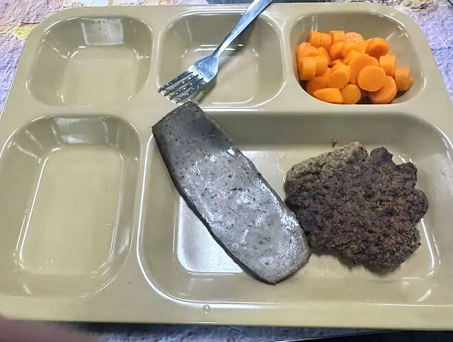 중동에서 보급 부족에 시달리는 미 해군