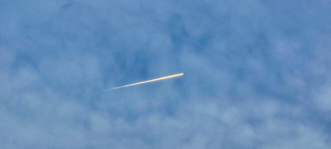 어제자 하늘의 궤적 사진.jpg