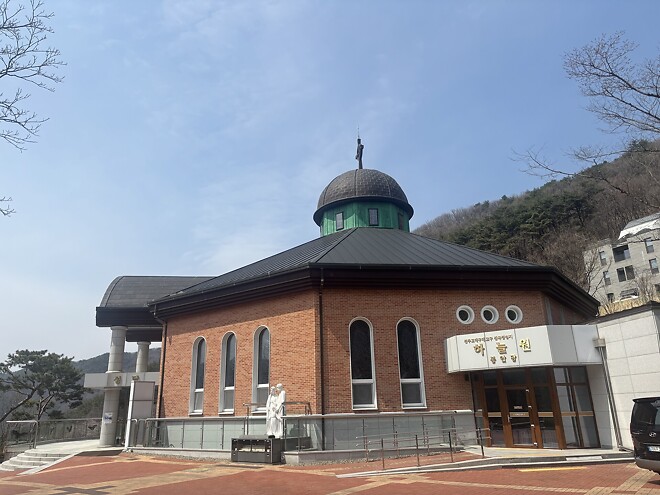 한국의 봄을 제대로 느끼고 돌아갑니다.