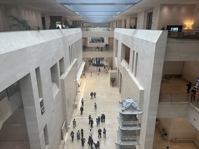 한국의 봄을 제대로 느끼고 돌아갑니다.