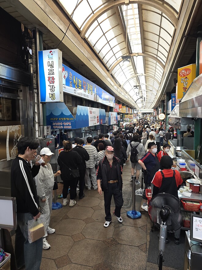현재 인천 신포시장 줄선집 베스트 4