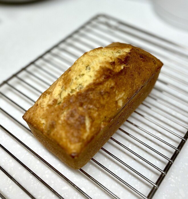 파운드케이크 굽고 팽이버섯전 부치는 주말