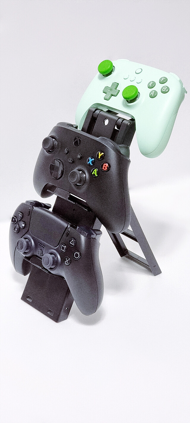 컴 책상 위 발명품(?)과 거치대.jpg