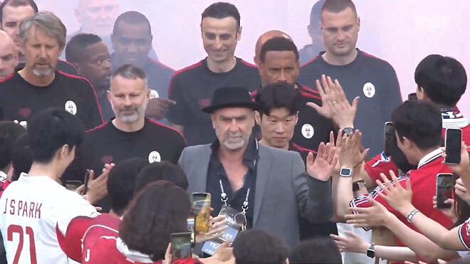 맨유 레전드 VS 수원 블루윙즈 MBC에서 생중계 해주네요 만세lol