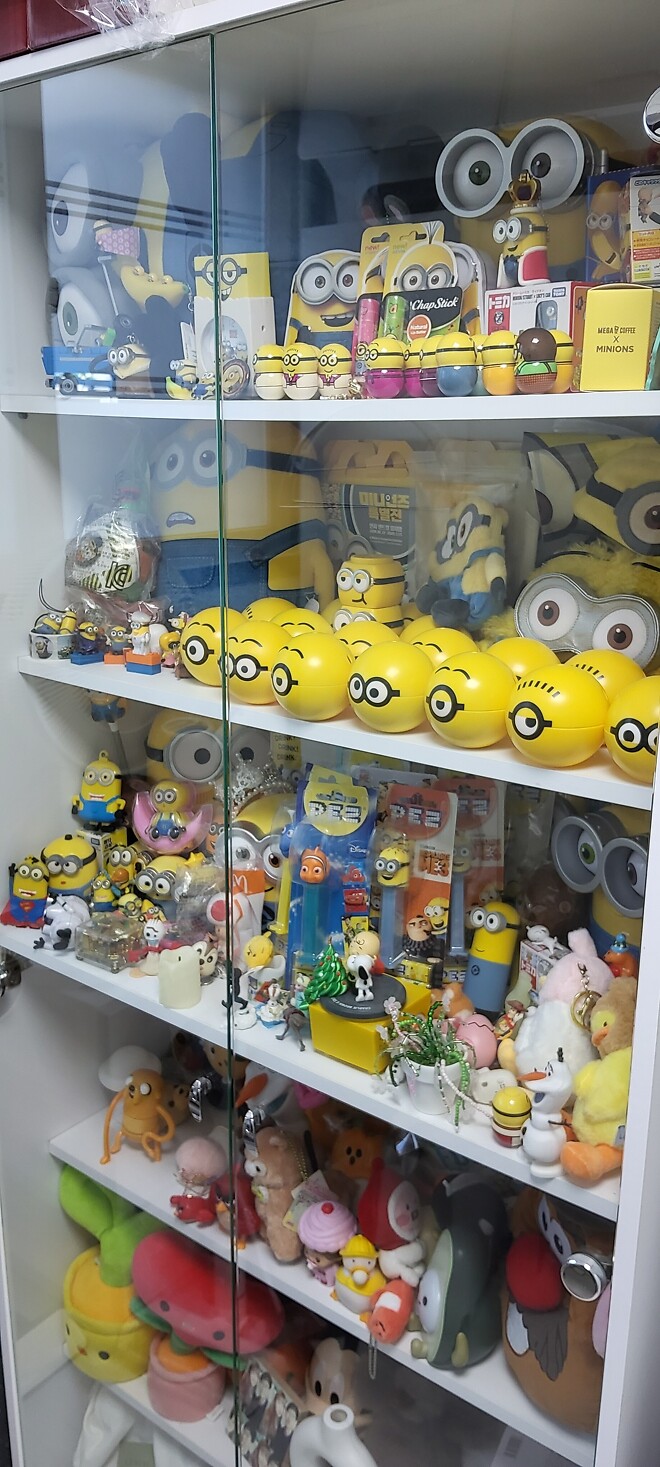 아놔..미니언 마니아의 장식장