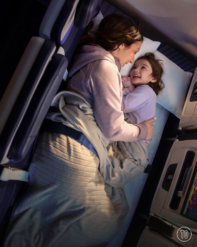 비행기에서 다리 뻗고 누울 수 있는 눕코노미 세상