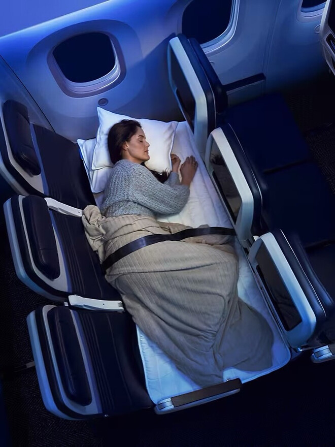 비행기에서 다리 뻗고 누울 수 있는 눕코노미 세상