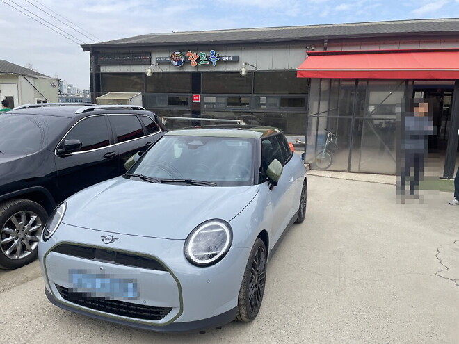 [번개후기] &amp;#039;창모루&amp;#039; 칼제비 먹고 &amp;#039;일피노&amp;#039; 커피 &amp;amp; 와플