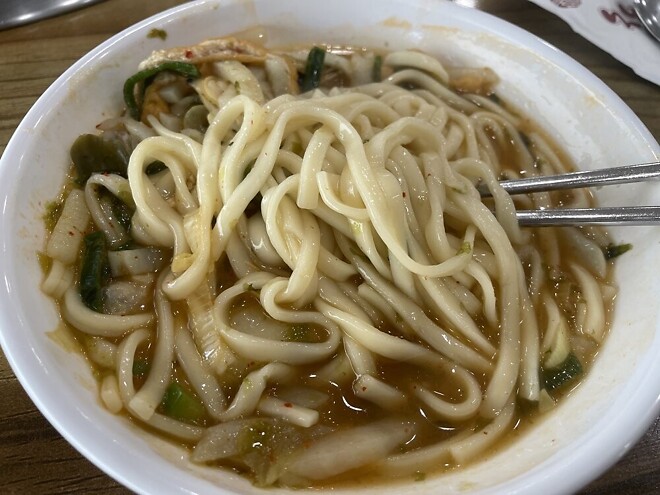 [번개후기] &amp;#039;창모루&amp;#039; 칼제비 먹고 &amp;#039;일피노&amp;#039; 커피 &amp;amp; 와플