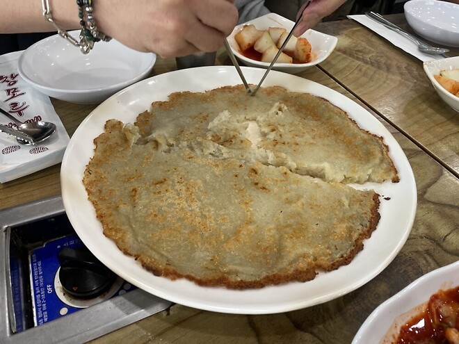 [번개후기] &amp;#039;창모루&amp;#039; 칼제비 먹고 &amp;#039;일피노&amp;#039; 커피 &amp;amp; 와플