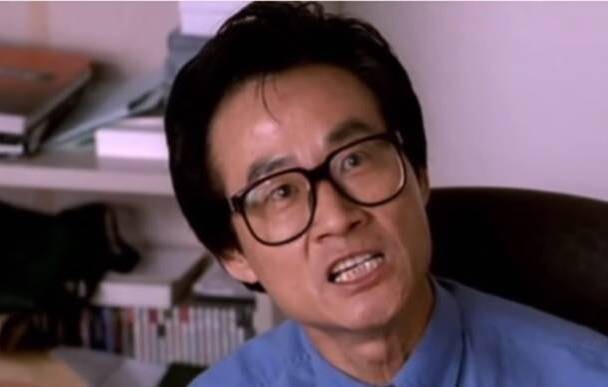 실수로 시험문제를 유출해버린 물리학과 교수