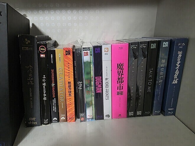 4K블루레이 스틸북 원클릭 판매합니다.