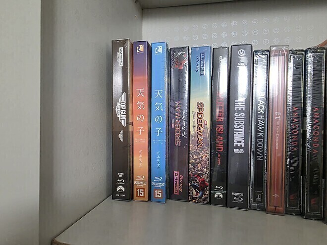 4K블루레이 스틸북 원클릭 판매합니다.