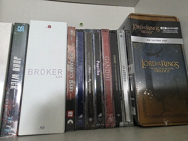 4K블루레이 스틸북 원클릭 판매합니다.