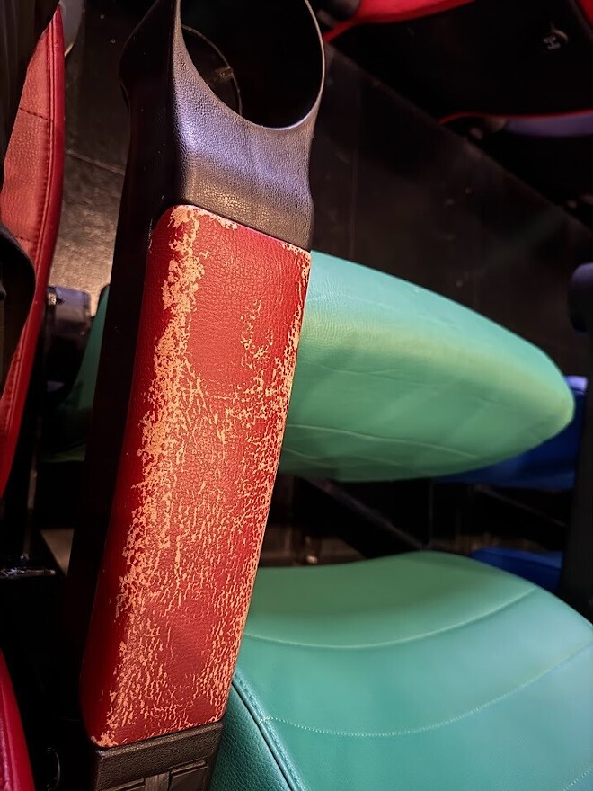 셰이프 오브 워터: 팔걸이와 포스터(잡담)