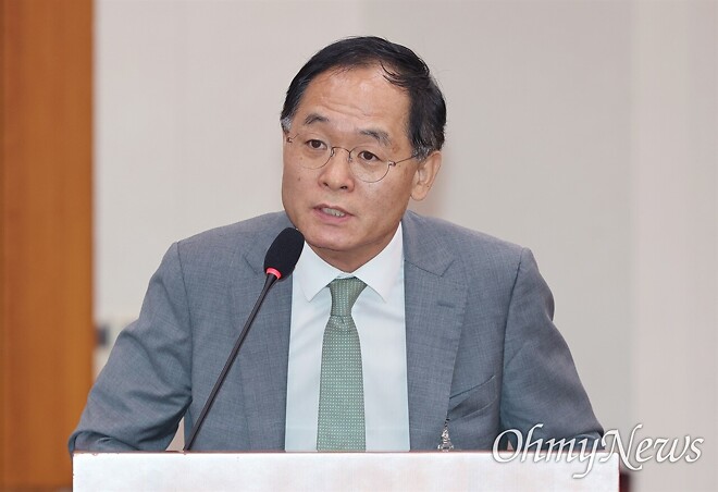 검사 강백신 나이