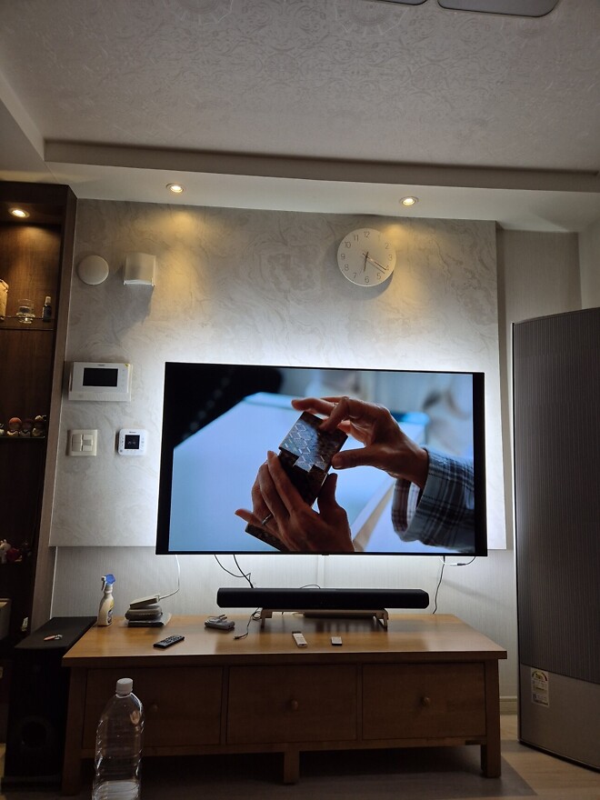 이제 시청거리 2m~2.5m에서 65g6 vs 77c6h 고민입니다.