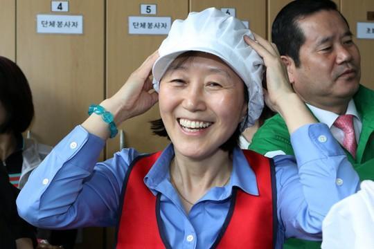 文측 &amp;quot;安 부인 김미경, 카이스트 10개월간 강의 한번 안해&amp;quot;