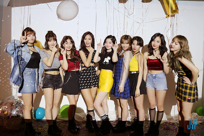 095308183_0.TWICE-02.jpg