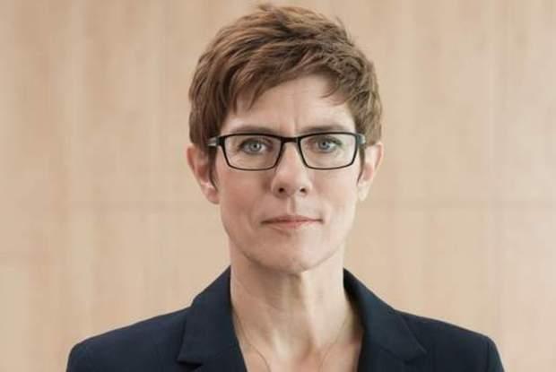 Annegret Kramp-Karrenbauer&igrave; &euml;&iacute; &igrave;&acute;&euml;&macr;&cedil;&igrave;&sect; &ecirc;&sup2;&igrave;&ecirc;&sup2;&deg;&ecirc;&sup3;&frac14;