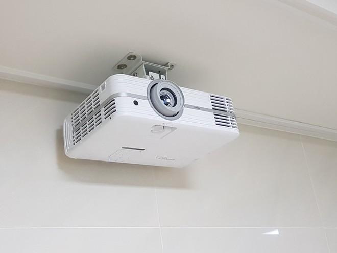 프로젝터 설치했어요~