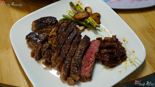 온 가족이 모여 양식 만들어 먹었습니다~!