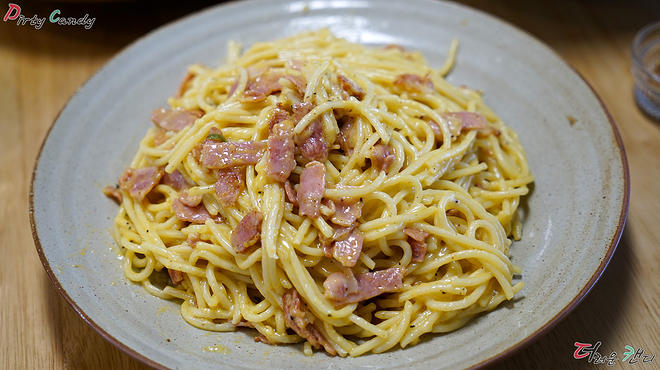 온 가족이 모여 양식 만들어 먹었습니다~!