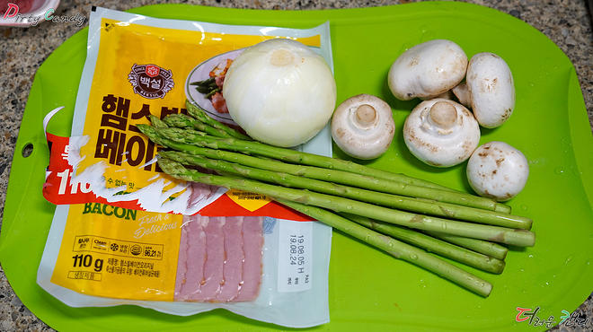 온 가족이 모여 양식 만들어 먹었습니다~!