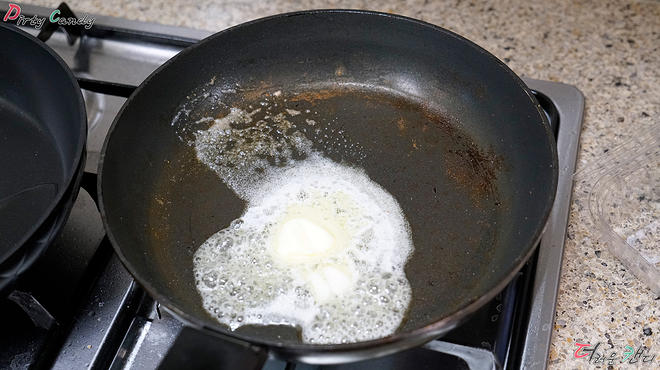 온 가족이 모여 양식 만들어 먹었습니다~!