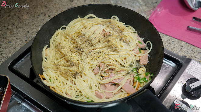 온 가족이 모여 양식 만들어 먹었습니다~!