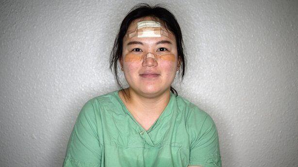 AFP,한국 간호사의 반창고는 명예로운 훈장.